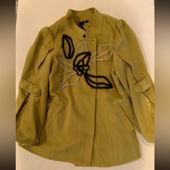 Ryu Jackets & Blazers - RYU From Anthropologie Jacket Light Green Cape Sleeves Snap Closure Size Large